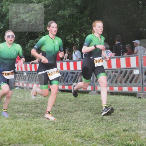 21.06.2025 - 27. Vierlanden-Triathlon KatJ http://msf.ph/oto/8029811 15.06.2025 13:36:12 Ziel 681, 819, 1078, 1079, 1080 meine-sportfotos.de