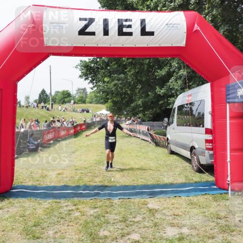 21.06.2025 - 27. Vierlanden-Triathlon MichiJ http://msf.ph/oto/8029836 15.06.2026 12:25:41 Ziel 773 meine-sportfotos.de