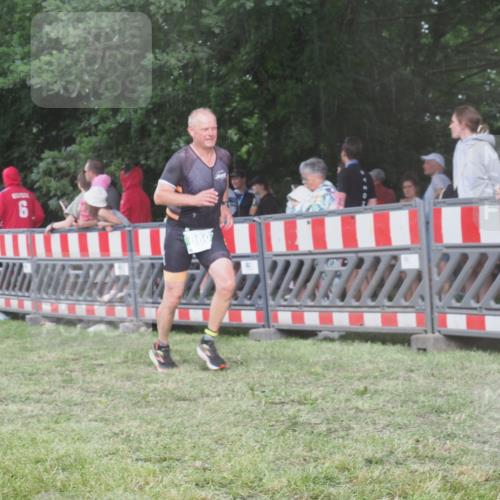 21.06.2025 - 27. Vierlanden-Triathlon KatJ http://msf.ph/oto/8029915 15.06.2025 13:36:29 Ziel 728, 860 meine-sportfotos.de