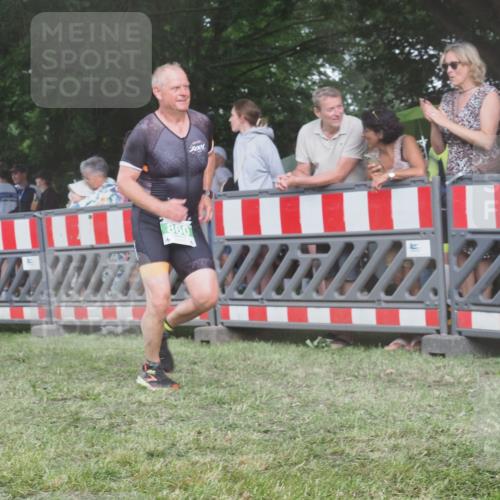 21.06.2025 - 27. Vierlanden-Triathlon KatJ http://msf.ph/oto/8029940 15.06.2025 13:36:30 Ziel 728, 860 meine-sportfotos.de