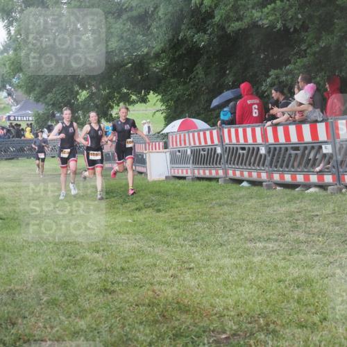 21.06.2025 - 27. Vierlanden-Triathlon KatJ http://msf.ph/oto/8030000 15.06.2025 13:36:51 Ziel 212, 921, 1090, 1091, 1092 meine-sportfotos.de