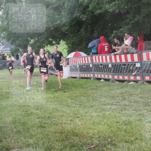 21.06.2025 - 27. Vierlanden-Triathlon KatJ http://msf.ph/oto/8030015 15.06.2025 13:36:51 Ziel 212, 921, 1090, 1091, 1092 meine-sportfotos.de