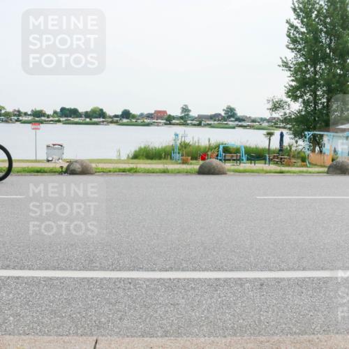 15.06.2025 - 27. Vierlanden-Triathlon H.Heesch http://msf.ph/oto/8030021 15.06.2025 10:32:32 Radfahren 194, 212, 538 meine-sportfotos.de