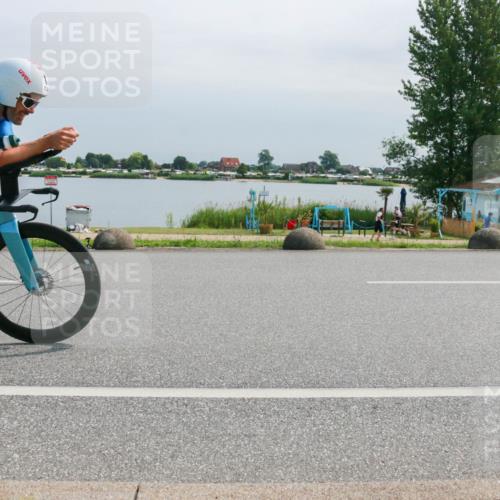 15.06.2025 - 27. Vierlanden-Triathlon H.Heesch http://msf.ph/oto/8030027 15.06.2025 11:29:56 Radfahren 656, 730, 932, 936 meine-sportfotos.de