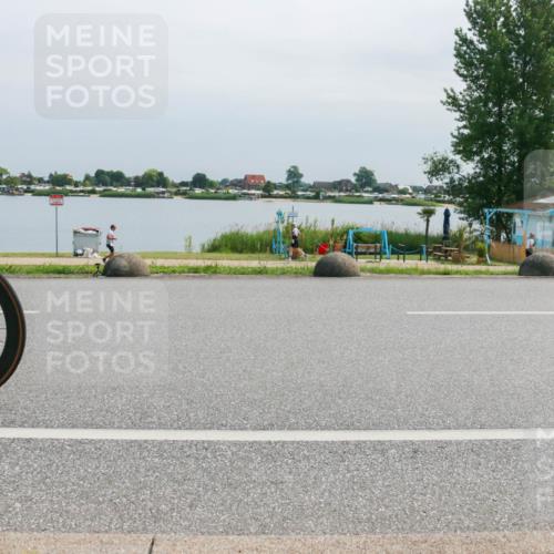 15.06.2025 - 27. Vierlanden-Triathlon H.Heesch http://msf.ph/oto/8030034 15.06.2025 11:29:58 Radfahren 656, 730, 932 meine-sportfotos.de