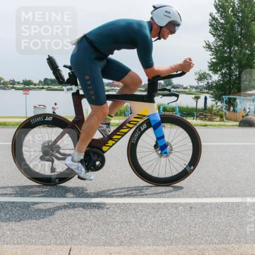 15.06.2025 - 27. Vierlanden-Triathlon H.Heesch http://msf.ph/oto/8030109 15.06.2025 11:29:58 Radfahren 656, 730, 932 meine-sportfotos.de