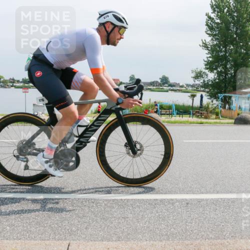 15.06.2025 - 27. Vierlanden-Triathlon H.Heesch http://msf.ph/oto/8030129 15.06.2025 11:30:09 Radfahren 676, 726, 890 meine-sportfotos.de