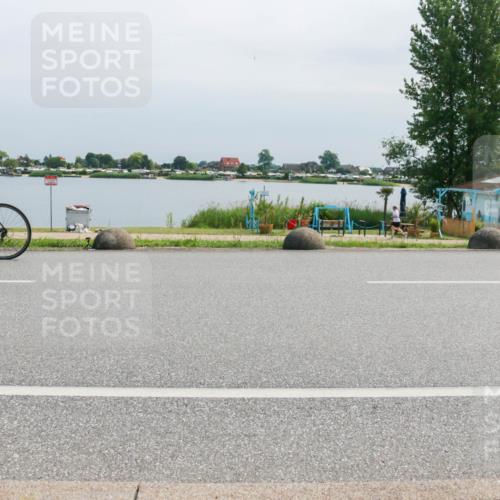 15.06.2025 - 27. Vierlanden-Triathlon H.Heesch http://msf.ph/oto/8030158 15.06.2025 11:30:15 Radfahren 735, 736, 930, 940, 973 meine-sportfotos.de