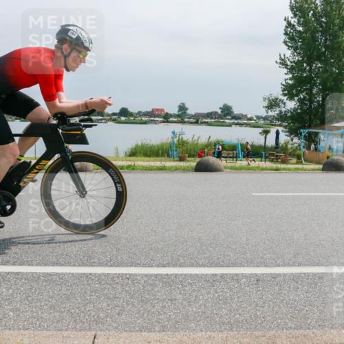 15.06.2025 - 27. Vierlanden-Triathlon H.Heesch http://msf.ph/oto/8030196 15.06.2025 11:30:37 Radfahren 725, 764 meine-sportfotos.de