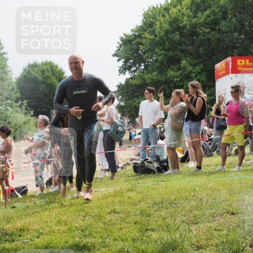 15.06.2025 - 27. Vierlanden-Triathlon KatJ http://msf.ph/oto/8030209 15.06.2025 11:06:56 Schwimmen 805, 824, 844, 860, 871 meine-sportfotos.de