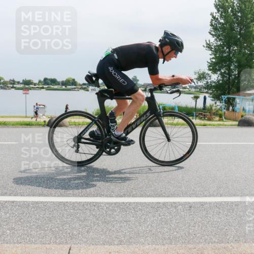 15.06.2025 - 27. Vierlanden-Triathlon H.Heesch http://msf.ph/oto/8030248 15.06.2025 11:30:48 Radfahren 712, 749, 875 meine-sportfotos.de