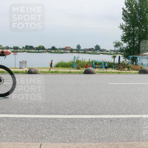 15.06.2025 - 27. Vierlanden-Triathlon H.Heesch http://msf.ph/oto/8030282 15.06.2025 11:30:53 Radfahren 167, 639, 749, 926 meine-sportfotos.de