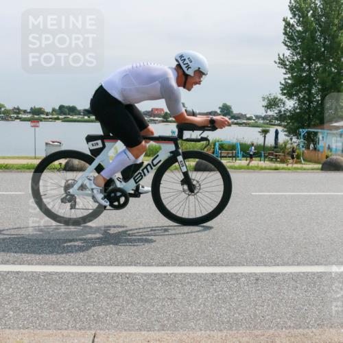 15.06.2025 - 27. Vierlanden-Triathlon H.Heesch http://msf.ph/oto/8030287 15.06.2025 11:30:53 Radfahren 167, 639, 749, 926 meine-sportfotos.de