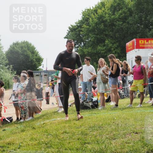 15.06.2025 - 27. Vierlanden-Triathlon KatJ http://msf.ph/oto/8030297 15.06.2025 11:07:06 Schwimmen 805, 844, 853, 874 meine-sportfotos.de