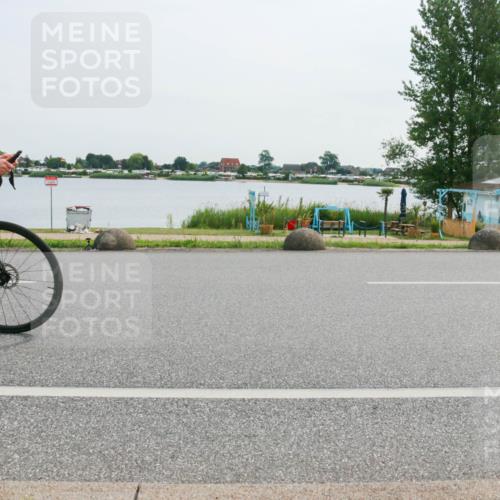 15.06.2025 - 27. Vierlanden-Triathlon H.Heesch http://msf.ph/oto/8030322 15.06.2025 10:32:52 Radfahren 342 meine-sportfotos.de