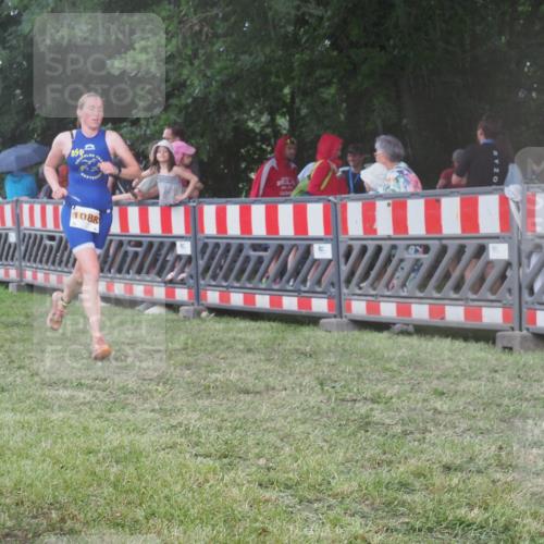 21.06.2025 - 27. Vierlanden-Triathlon KatJ http://msf.ph/oto/8030324 15.06.2025 13:37:30 Ziel 1088 meine-sportfotos.de