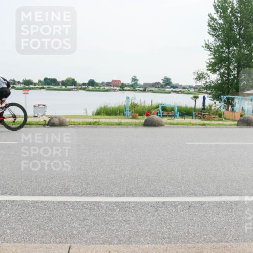 15.06.2025 - 27. Vierlanden-Triathlon H.Heesch http://msf.ph/oto/8030361 15.06.2025 10:32:58 Radfahren 145, 222, 307, 503 meine-sportfotos.de