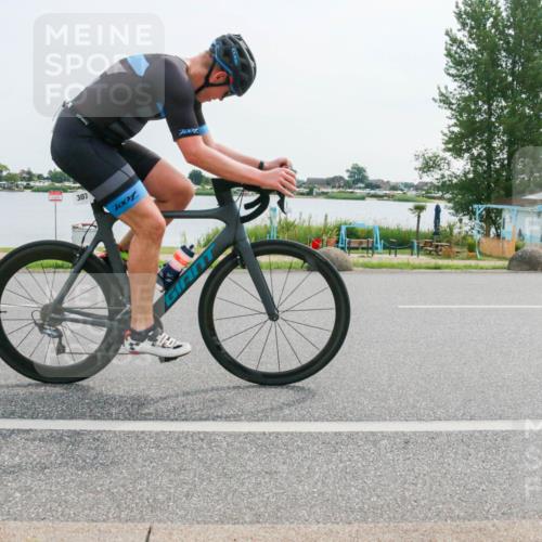 15.06.2025 - 27. Vierlanden-Triathlon H.Heesch http://msf.ph/oto/8030370 15.06.2025 10:33:00 Radfahren 145, 222, 307, 503 meine-sportfotos.de