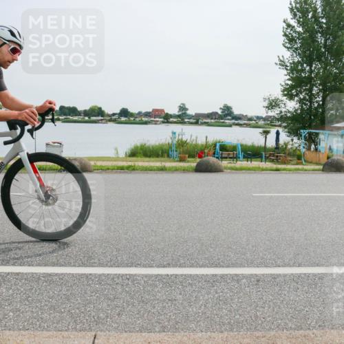 15.06.2025 - 27. Vierlanden-Triathlon H.Heesch http://msf.ph/oto/8030392 15.06.2025 10:33:20 Radfahren 59, 67, 438 meine-sportfotos.de