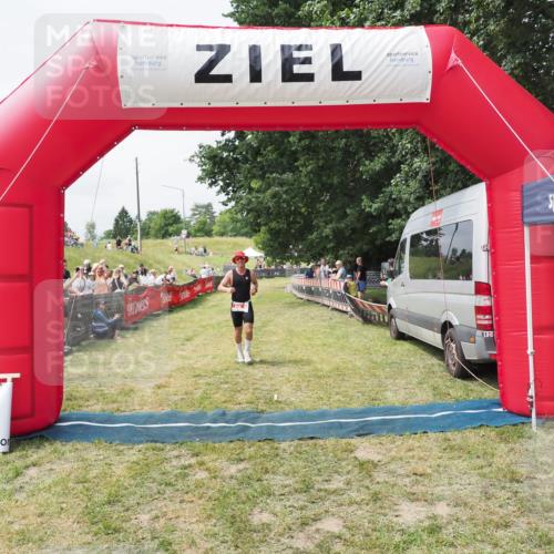 21.06.2025 - 27. Vierlanden-Triathlon MichiJ http://msf.ph/oto/8030435 15.06.2026 12:35:15 Ziel 69 meine-sportfotos.de