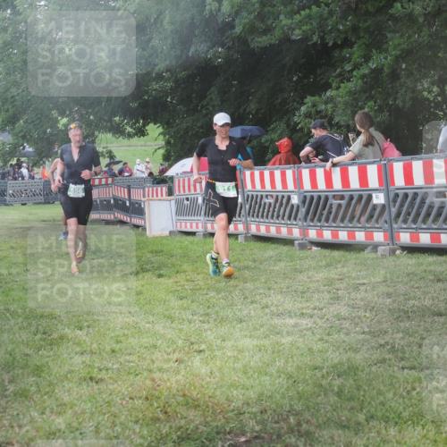 21.06.2025 - 27. Vierlanden-Triathlon KatJ http://msf.ph/oto/8030456 15.06.2025 13:38:19 Ziel 786, 856, 911 meine-sportfotos.de