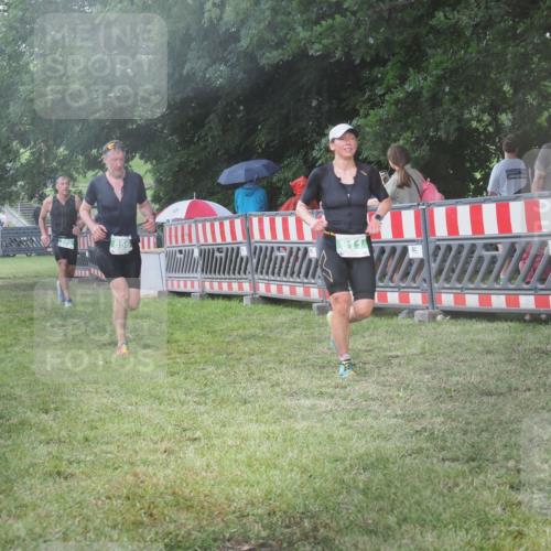 21.06.2025 - 27. Vierlanden-Triathlon KatJ http://msf.ph/oto/8030465 15.06.2025 13:38:20 Ziel 786, 856, 911 meine-sportfotos.de