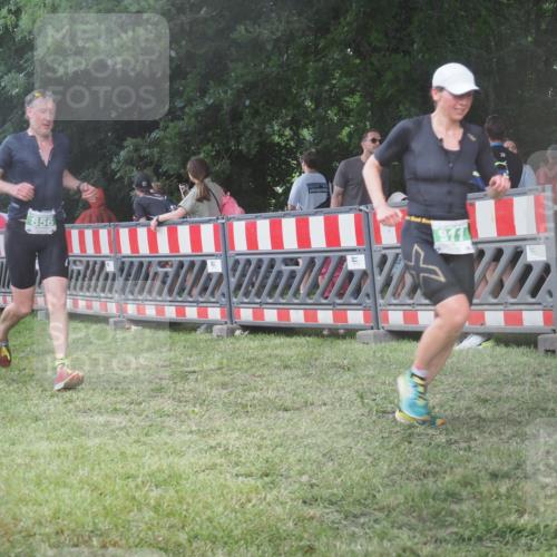 21.06.2025 - 27. Vierlanden-Triathlon KatJ http://msf.ph/oto/8030494 15.06.2025 13:38:21 Ziel 786, 856, 911 meine-sportfotos.de