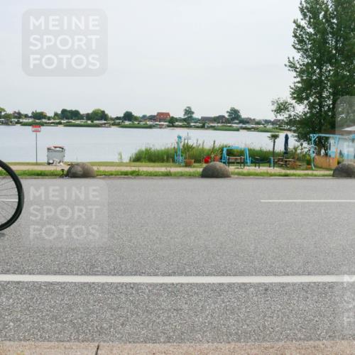 15.06.2025 - 27. Vierlanden-Triathlon H.Heesch http://msf.ph/oto/8030495 15.06.2025 10:33:38 Radfahren 43, 165, 208 meine-sportfotos.de