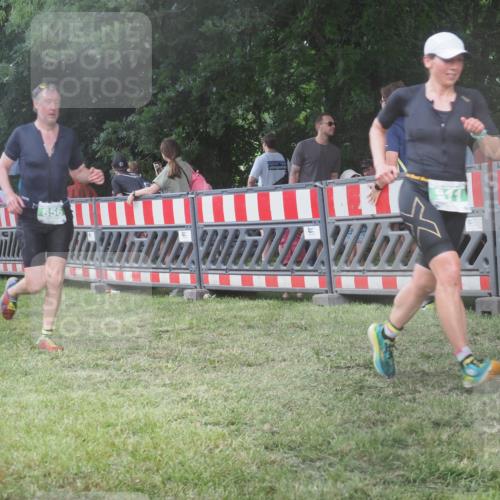 21.06.2025 - 27. Vierlanden-Triathlon KatJ http://msf.ph/oto/8030497 15.06.2025 13:38:21 Ziel 786, 856, 911 meine-sportfotos.de