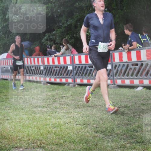 21.06.2025 - 27. Vierlanden-Triathlon KatJ http://msf.ph/oto/8030501 15.06.2025 13:38:22 Ziel 786, 856, 911 meine-sportfotos.de