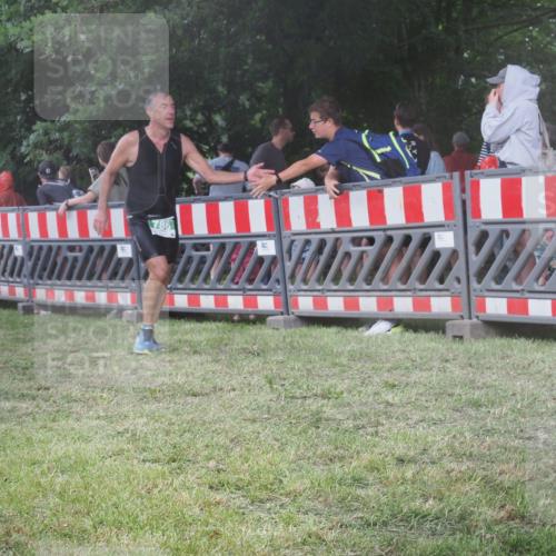 21.06.2025 - 27. Vierlanden-Triathlon KatJ http://msf.ph/oto/8030528 15.06.2025 13:38:24 Ziel 786, 856, 911 meine-sportfotos.de