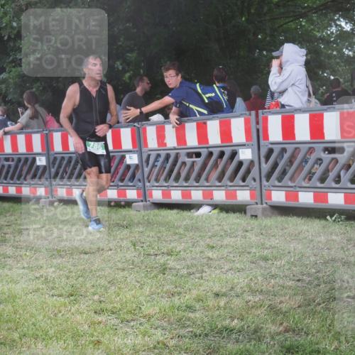 21.06.2025 - 27. Vierlanden-Triathlon KatJ http://msf.ph/oto/8030539 15.06.2025 13:38:24 Ziel 786, 856, 911 meine-sportfotos.de