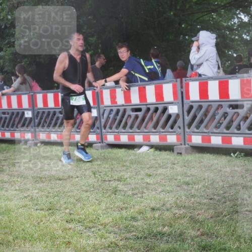 21.06.2025 - 27. Vierlanden-Triathlon KatJ http://msf.ph/oto/8030544 15.06.2025 13:38:24 Ziel 786, 856, 911 meine-sportfotos.de