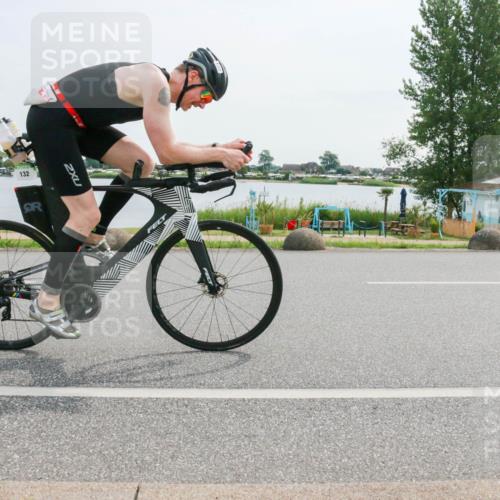 15.06.2025 - 27. Vierlanden-Triathlon H.Heesch http://msf.ph/oto/8030562 15.06.2025 10:34:01 Radfahren 49, 132, 308, 543 meine-sportfotos.de