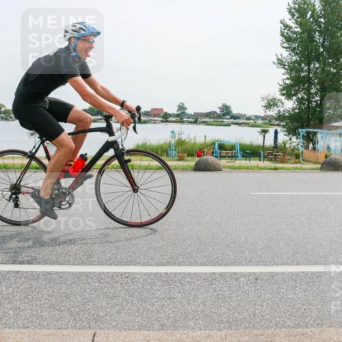 15.06.2025 - 27. Vierlanden-Triathlon H.Heesch http://msf.ph/oto/8030574 15.06.2025 10:34:06 Radfahren 299, 308, 361, 543 meine-sportfotos.de