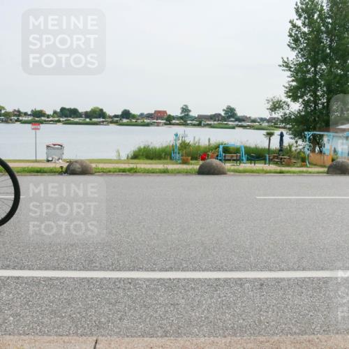 15.06.2025 - 27. Vierlanden-Triathlon H.Heesch http://msf.ph/oto/8030575 15.06.2025 10:34:08 Radfahren 299, 308, 361 meine-sportfotos.de