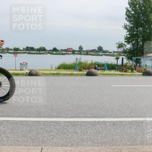 15.06.2025 - 27. Vierlanden-Triathlon H.Heesch http://msf.ph/oto/8030600 15.06.2025 11:31:00 Radfahren 167, 228, 651, 891, 931, 980 meine-sportfotos.de
