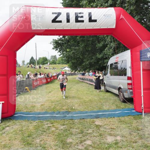 21.06.2025 - 27. Vierlanden-Triathlon MichiJ http://msf.ph/oto/8030603 15.06.2026 12:39:19 Ziel 41 meine-sportfotos.de