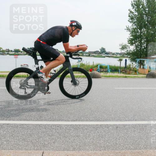 15.06.2025 - 27. Vierlanden-Triathlon H.Heesch http://msf.ph/oto/8030614 15.06.2025 10:34:20 Radfahren 9, 19, 282 meine-sportfotos.de