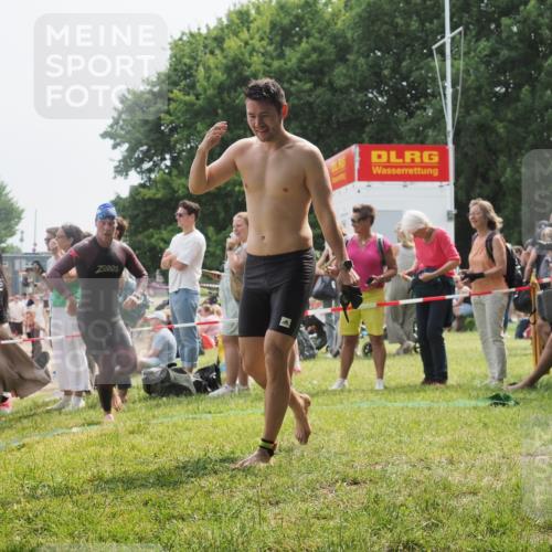 15.06.2025 - 27. Vierlanden-Triathlon KatJ http://msf.ph/oto/8030636 15.06.2025 11:08:09 Schwimmen 782, 794, 799, 830 meine-sportfotos.de