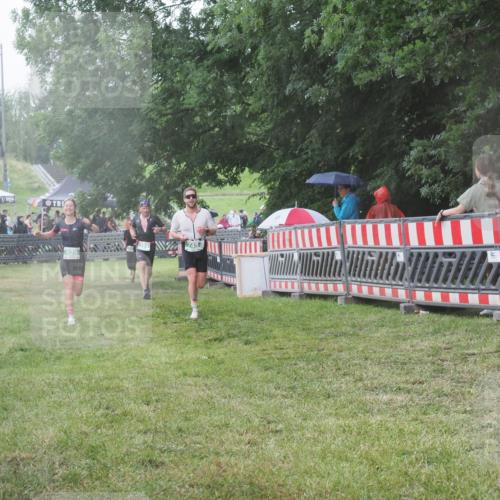 21.06.2025 - 27. Vierlanden-Triathlon KatJ http://msf.ph/oto/8030644 15.06.2025 13:39:03 Ziel 745, 789, 824, 920, 1082, 1083, 1084 meine-sportfotos.de