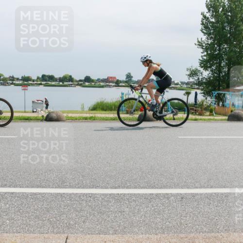 15.06.2025 - 27. Vierlanden-Triathlon H.Heesch http://msf.ph/oto/8030647 15.06.2025 11:31:06 Radfahren 924, 931, 1400 meine-sportfotos.de