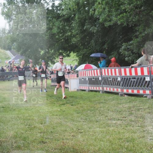 21.06.2025 - 27. Vierlanden-Triathlon KatJ http://msf.ph/oto/8030656 15.06.2025 13:39:03 Ziel 745, 789, 824, 920, 1082, 1083, 1084 meine-sportfotos.de