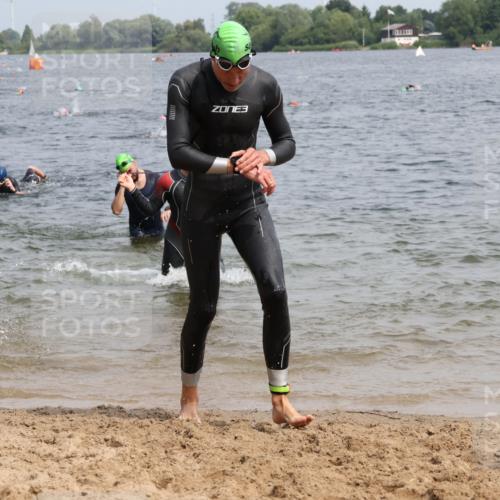 15.06.2025 - 27. Vierlanden-Triathlon Lena Gebhardt http://msf.ph/oto/8030657 15.06.2025 11:08:23 Schwimmen 750, 797, 820, 828, 835, 836, 845, 847 meine-sportfotos.de