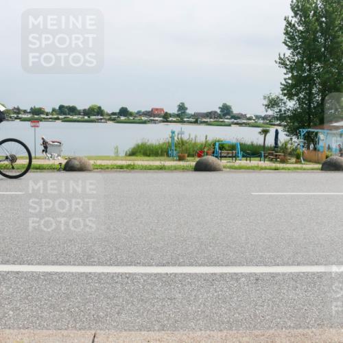 15.06.2025 - 27. Vierlanden-Triathlon H.Heesch http://msf.ph/oto/8030659 15.06.2025 11:31:06 Radfahren 924, 931, 1400 meine-sportfotos.de