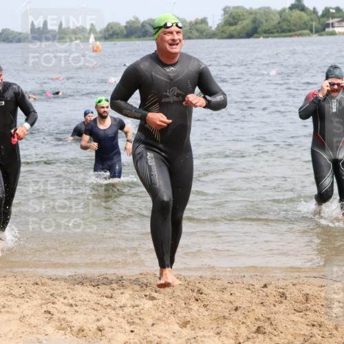 15.06.2025 - 27. Vierlanden-Triathlon Lena Gebhardt http://msf.ph/oto/8030687 15.06.2025 11:08:26 Schwimmen 719, 750, 797, 820, 835, 836, 845, 847 meine-sportfotos.de