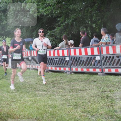 21.06.2025 - 27. Vierlanden-Triathlon KatJ http://msf.ph/oto/8030705 15.06.2025 13:39:05 Ziel 745, 789, 824, 920, 1082, 1083, 1084 meine-sportfotos.de