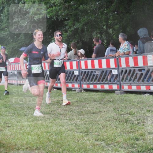 21.06.2025 - 27. Vierlanden-Triathlon KatJ http://msf.ph/oto/8030717 15.06.2025 13:39:05 Ziel 745, 789, 824, 920, 1082, 1083, 1084 meine-sportfotos.de