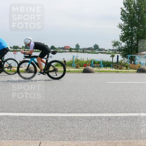 15.06.2025 - 27. Vierlanden-Triathlon H.Heesch http://msf.ph/oto/8030720 15.06.2025 11:31:11 Radfahren 713, 812, 895, 917, 924, 941, 1400 meine-sportfotos.de