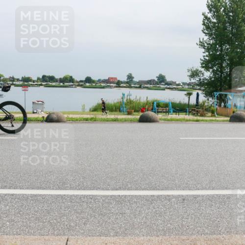 15.06.2025 - 27. Vierlanden-Triathlon H.Heesch http://msf.ph/oto/8030722 15.06.2025 11:31:11 Radfahren 713, 812, 895, 917, 924, 941, 1400 meine-sportfotos.de
